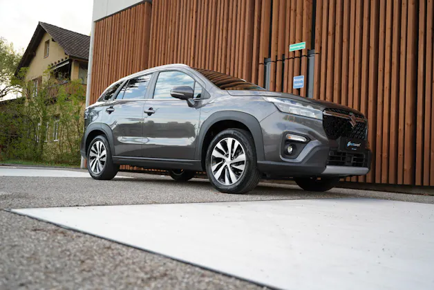Suzuki S-CROSS 1.5 COMPACT TOP HYBRID l 116 PS