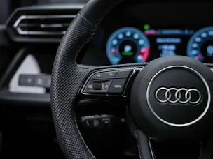 AUDI S3 Sportback TFSI quattro S-tronic*19"Felgen*Werksgarantie*Matrix-LED*Assistenten*