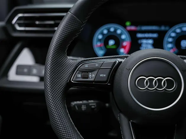 AUDI S3 Sportback TFSI quattro S-tronic*19"Felgen*Werksgarantie*Matrix-LED*Assistenten*