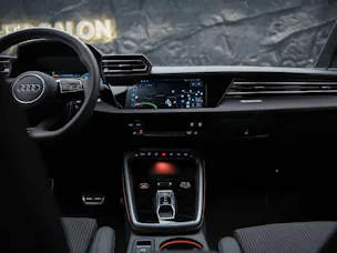 AUDI S3 Sportback TFSI quattro S-tronic*19"Felgen*Werksgarantie*Matrix-LED*Assistenten*