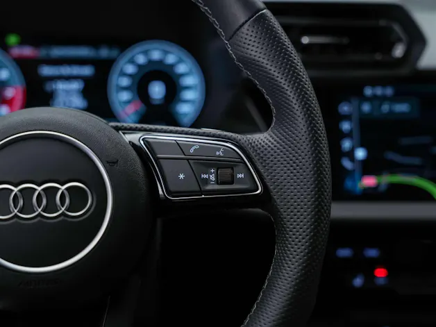 AUDI S3 Sportback TFSI quattro S-tronic*19"Felgen*Werksgarantie*Matrix-LED*Assistenten*