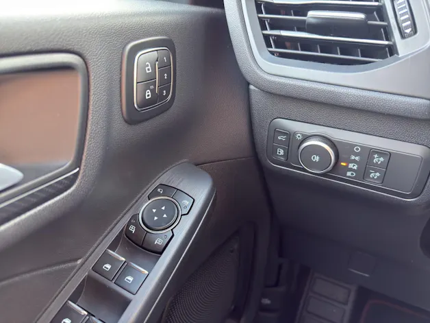 FORD Kuga 2.5 Plug-in Hybrid ST-Line X Black&White Ed.