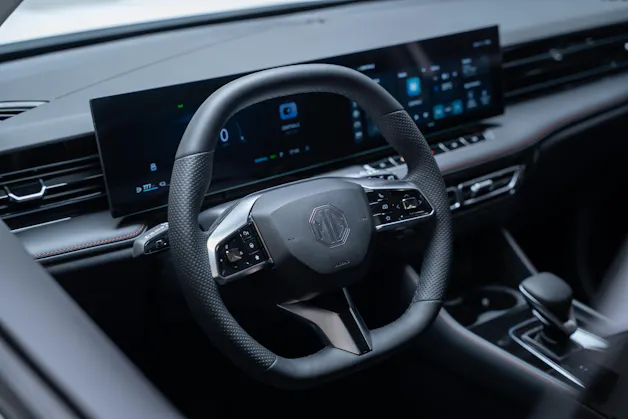 MG HS 1.5 T PHEV Luxury / 360°Kamera / el.Sitze / el.Heckklappe