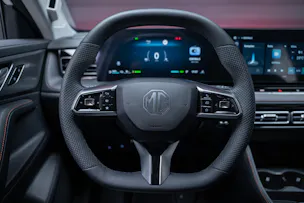 MG HS 1.5 T PHEV Luxury / 360°Kamera / el.Sitze / el.Heckklappe