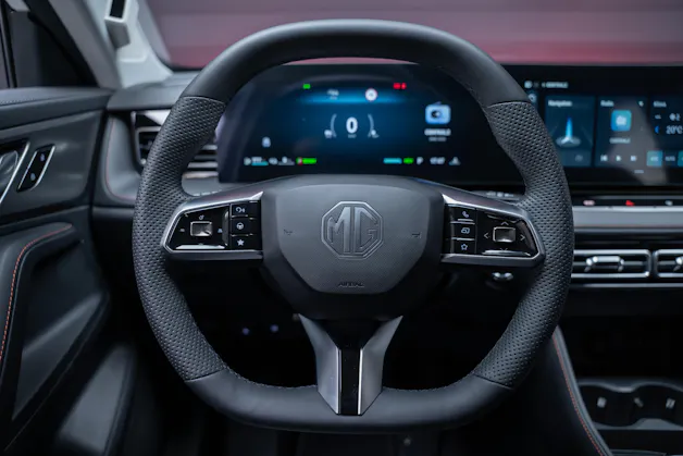 MG HS 1.5 T PHEV Luxury / 360°Kamera / el.Sitze / el.Heckklappe