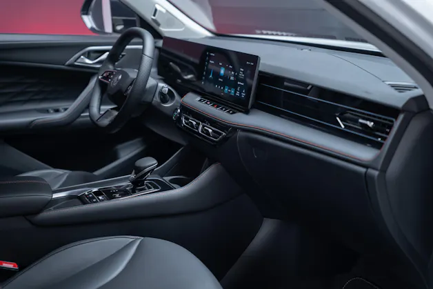 MG HS 1.5 T PHEV Luxury / 360°Kamera / el.Sitze / el.Heckklappe