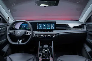MG HS 1.5 T PHEV Luxury / 360°Kamera / el.Sitze / el.Heckklappe