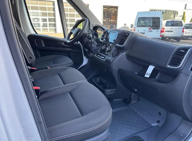 PEUGEOT Boxer 2.2 HDI 335 L2H2