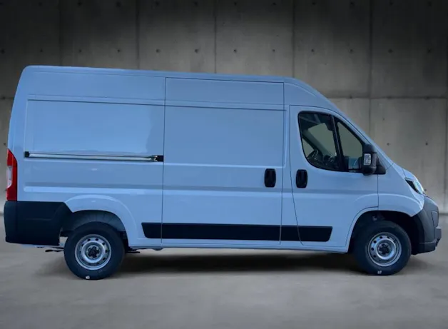 PEUGEOT Boxer 2.2 HDI 335 L2H2