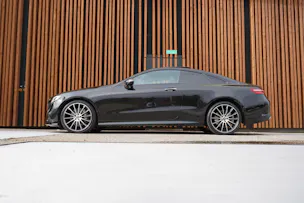 MERCEDES-BENZ E 450 COUPÉ AMG LINE BLACK 4 MATIC 9G-TRONIC l 367 PS
