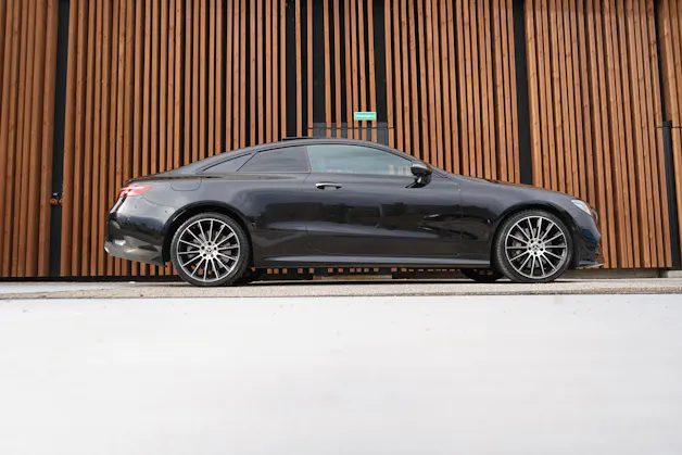 MERCEDES-BENZ E 450 COUPÉ AMG LINE BLACK 4 MATIC 9G-TRONIC l 367 PS