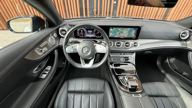 MERCEDES-BENZ E 450 COUPÉ AMG LINE BLACK 4 MATIC 9G-TRONIC l 367 PS