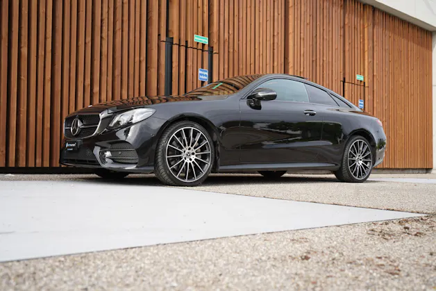 MERCEDES-BENZ E 450 COUPÉ AMG LINE BLACK 4 MATIC 9G-TRONIC l 367 PS