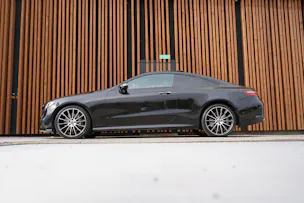 MERCEDES-BENZ E 450 COUPÉ AMG LINE BLACK 4 MATIC 9G-TRONIC l 367 PS
