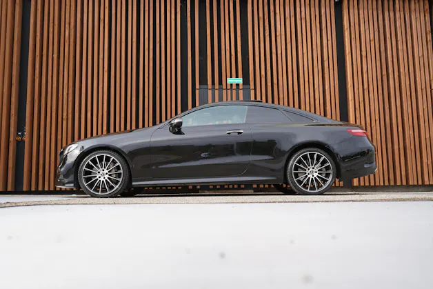 MERCEDES-BENZ E 450 COUPÉ AMG LINE BLACK 4 MATIC 9G-TRONIC l 367 PS