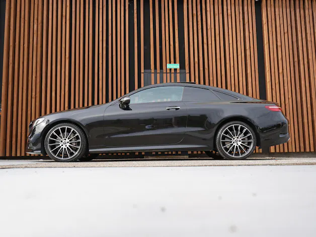 MERCEDES-BENZ E 450 COUPÉ AMG LINE BLACK 4 MATIC 9G-TRONIC l 367 PS