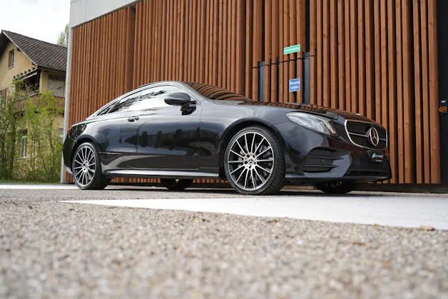 MERCEDES-BENZ E 450 COUPÉ AMG LINE BLACK 4 MATIC 9G-TRONIC l 367 PS