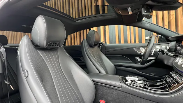MERCEDES-BENZ E 450 COUPÉ AMG LINE BLACK 4 MATIC 9G-TRONIC l 367 PS