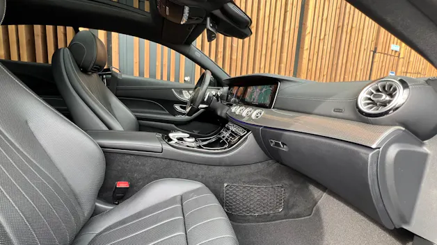MERCEDES-BENZ E 450 COUPÉ AMG LINE BLACK 4 MATIC 9G-TRONIC l 367 PS