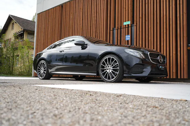 MERCEDES-BENZ E 450 COUPÉ AMG LINE BLACK 4 MATIC 9G-TRONIC l 367 PS