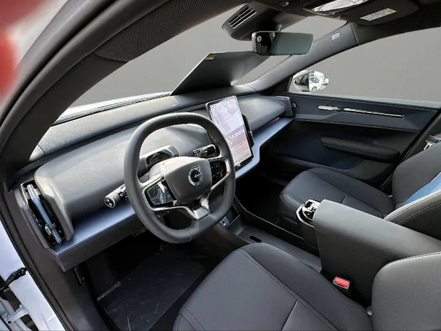 VOLVO EX30 P5 69 kWh Long Range Xcentric Black Edition43235