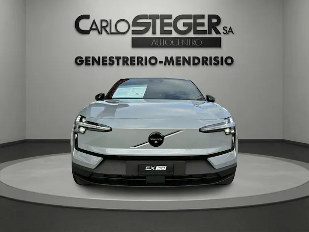 VOLVO EX30 P8 69 kWh AWD Xcentric Black Edition