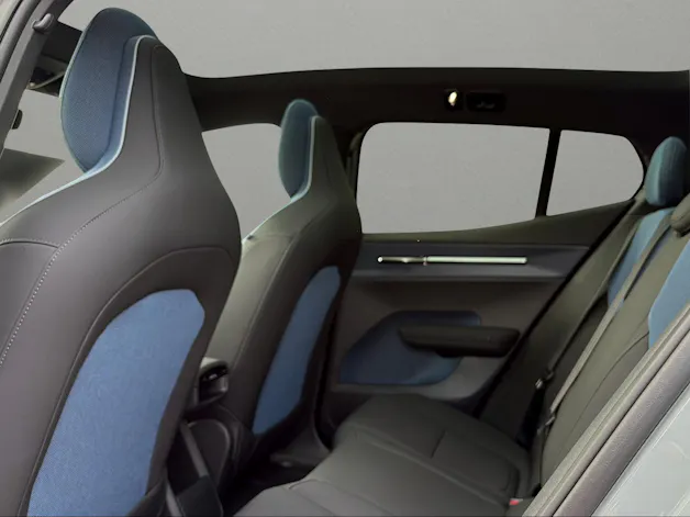 VOLVO EX30 P8 69 kWh AWD Xcentric Black Edition