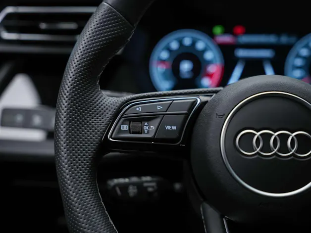 AUDI S3 Sportback TFSI quattro S-tronic*19"Felgen*Werksgarantie*Matrix-LED*Assistenten*