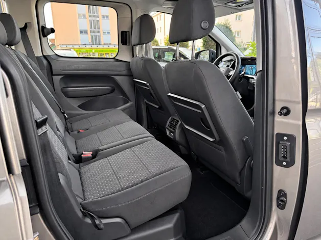 FORD Tourneo Connect 2.0 EcoBlue Titanium Automat