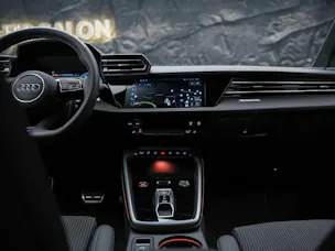 AUDI S3 Sportback TFSI quattro S-tronic*19"Felgen*Werksgarantie*Matrix-LED*Assistenten*