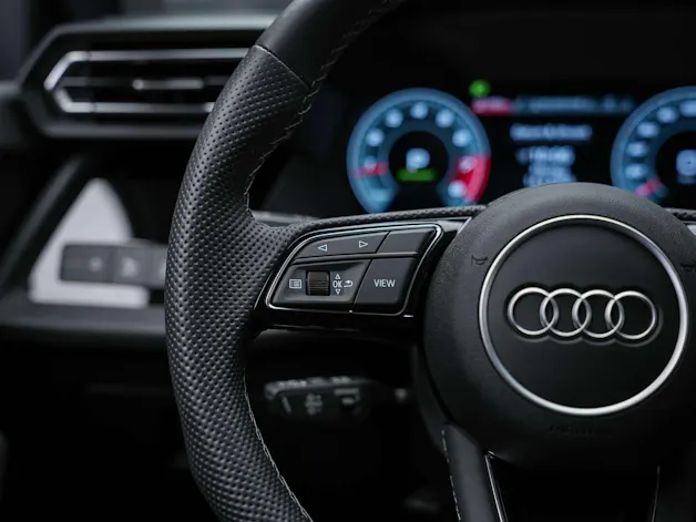 AUDI S3 Sportback TFSI quattro S-tronic*19"Felgen*Werksgarantie*Matrix-LED*Assistenten*