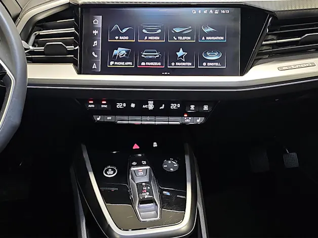 AUDI Q4 e-tron 50 quattro