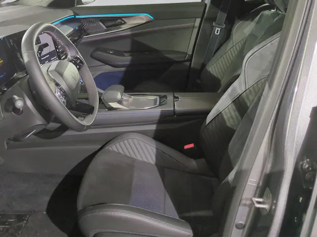 RENAULT Rafale 1.2 E-Tech Hybrid 200 Esprit Alpine