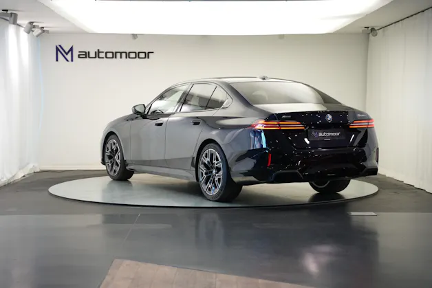 BMW 520d xDrive 48V M Sport Steptronic *Carbon* *Harman/Kardon* *Werksgarantie*