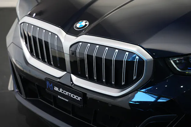 BMW 520d xDrive 48V M Sport Steptronic *Carbon* *Harman/Kardon* *Werksgarantie*