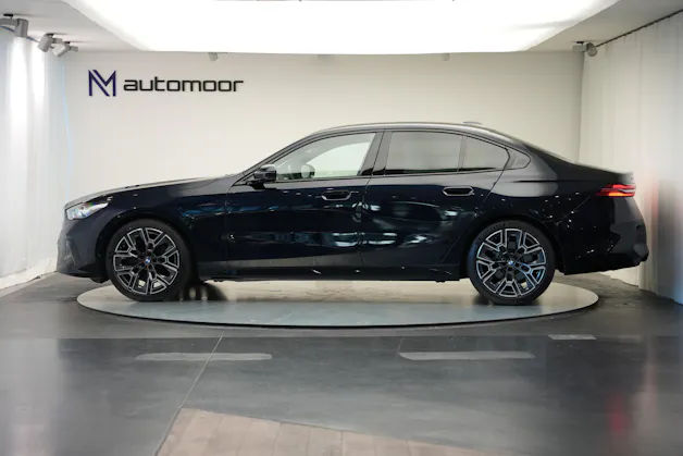 BMW 520d xDrive 48V M Sport Steptronic *Carbon* *Harman/Kardon* *Werksgarantie*