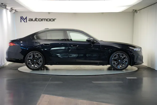 BMW 520d xDrive 48V M Sport Steptronic *Carbon* *Harman/Kardon* *Werksgarantie*