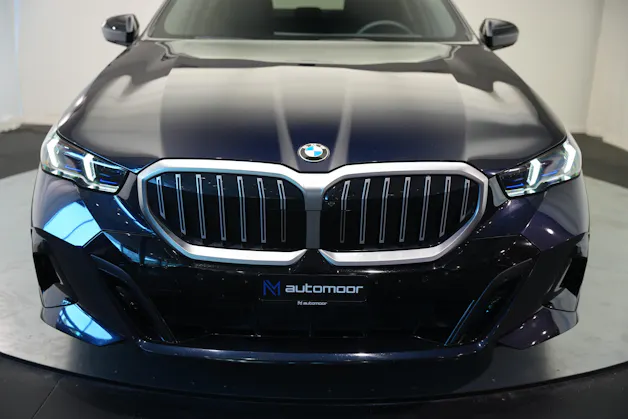 BMW 520d xDrive 48V M Sport Steptronic *Carbon* *Harman/Kardon* *Werksgarantie*