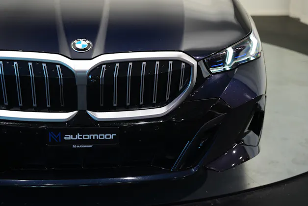 BMW 520d xDrive 48V M Sport Steptronic *Carbon* *Harman/Kardon* *Werksgarantie*
