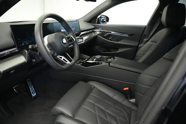 BMW 520d xDrive 48V M Sport Steptronic *Carbon* *Harman/Kardon* *Werksgarantie*