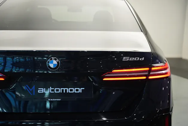 BMW 520d xDrive 48V M Sport Steptronic *Carbon* *Harman/Kardon* *Werksgarantie*