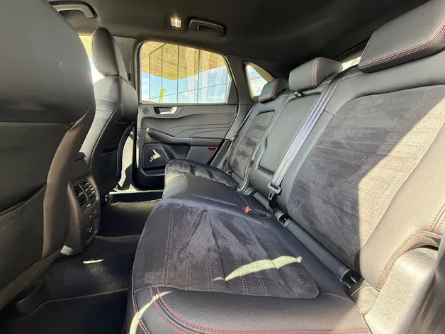 FORD Kuga 2.5 FHEV ST-Line X 4WD