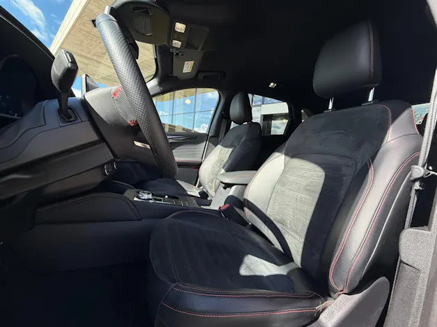 FORD Kuga 2.5 FHEV ST-Line X 4WD