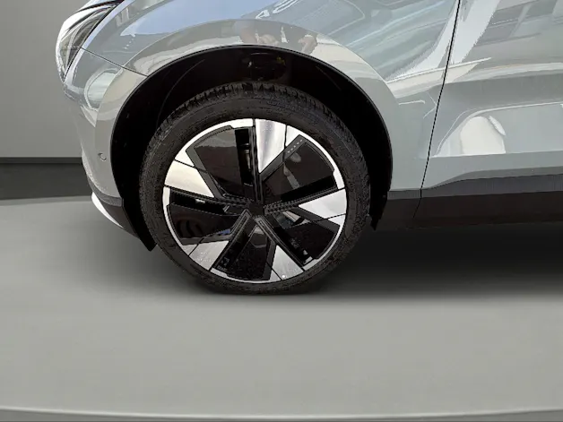VOLVO EX30 P8 69 kWh AWD Ultra