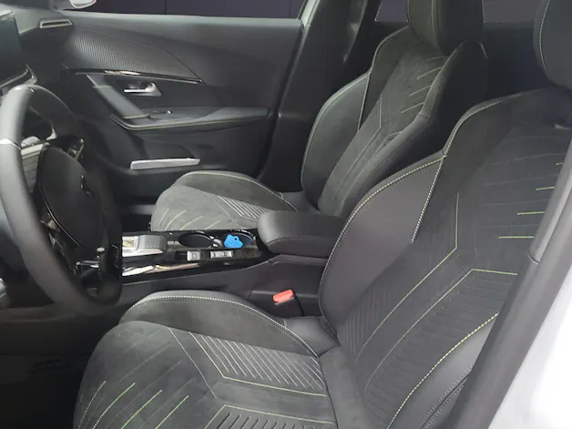 PEUGEOT 2008 1.2 MHEV GT Exclusive
