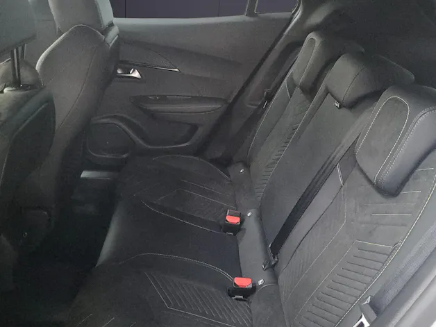 PEUGEOT 2008 1.2 MHEV GT Exclusive