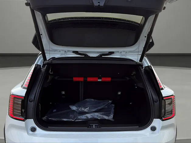VOLVO EX30 P8 69 kWh AWD Ultra