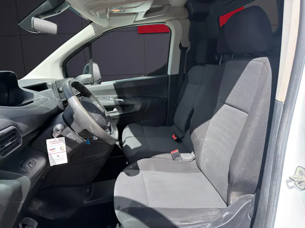 PEUGEOT Partner 1.2 Pro 650 kg Standard