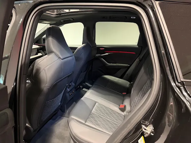 AUDI SQ6 e-tron quattro