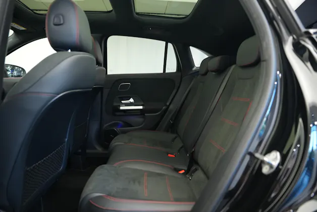 MERCEDES-BENZ GLA 220d 4Matic AMG Line 8G-DCT *CH-Fahrzeug*